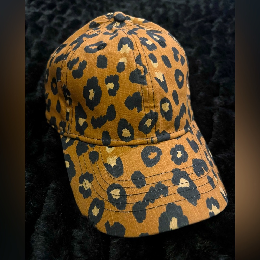 Women’s leopard print ball cap